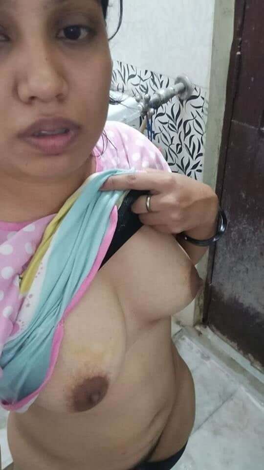 Desi nude tits pics 5