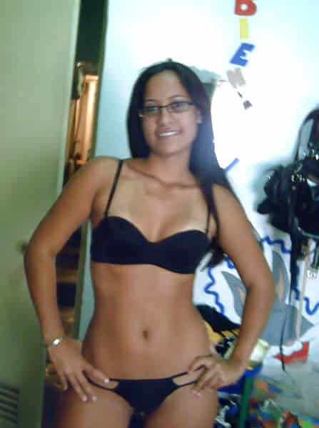 Desi sex photos of sexy Indian bhabhi Sakshi 5