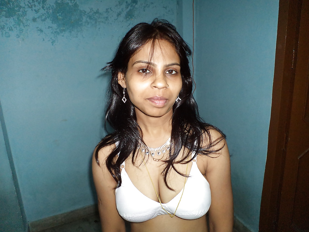 Desi skinny babe nude pics exposed 3