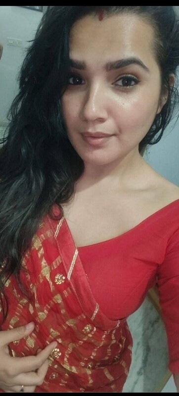 Desi wife big booty and nude body showing pics 1