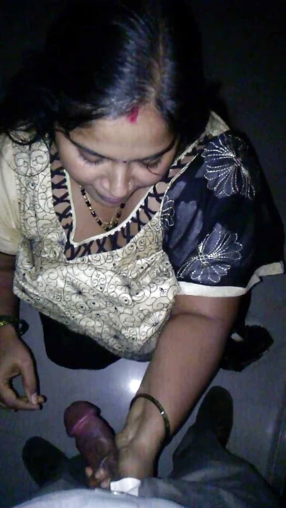 Desi wife blowjob photos have been leaked online 2