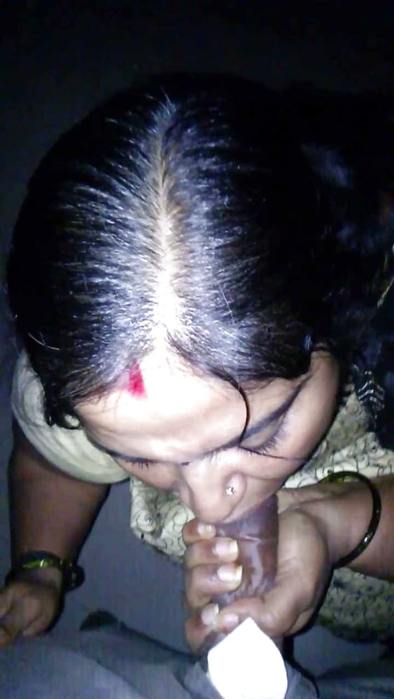 Desi wife blowjob photos have been leaked online 4