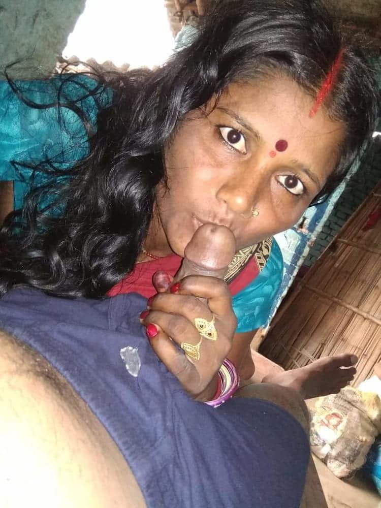 Desi wife blowjob pics shared online 5