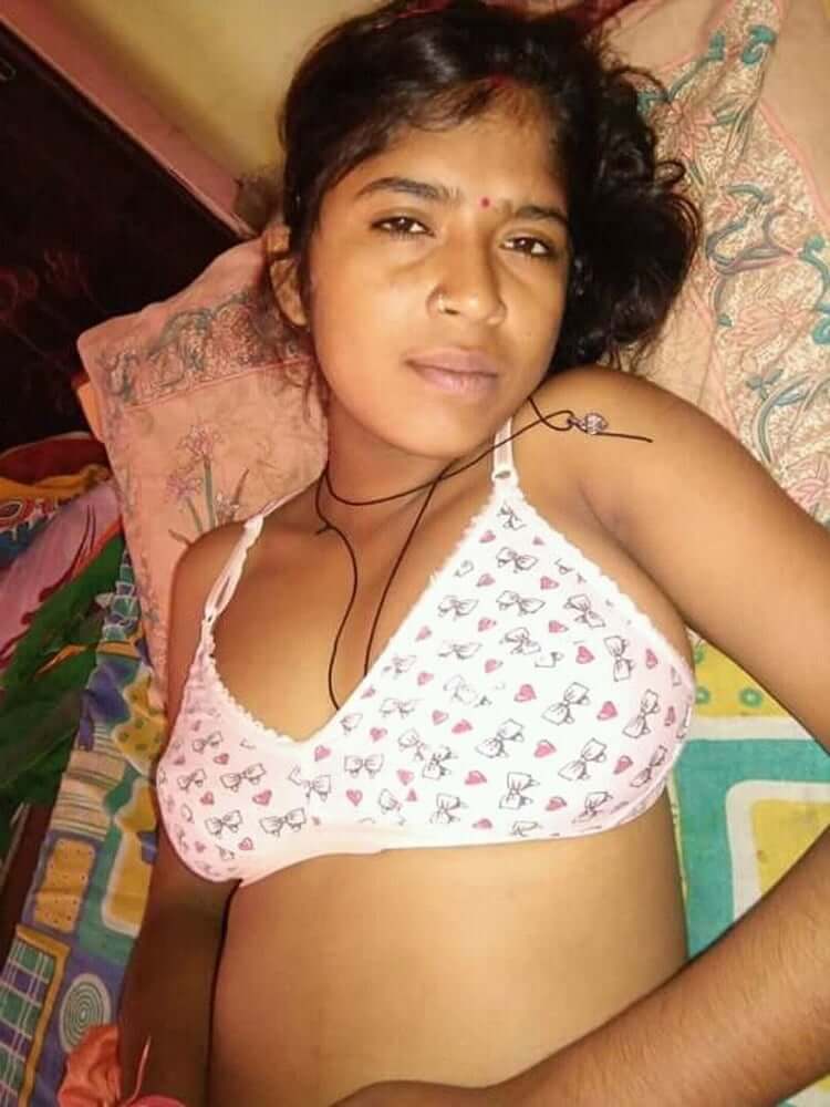 Desi wife nude pics at FSI 1