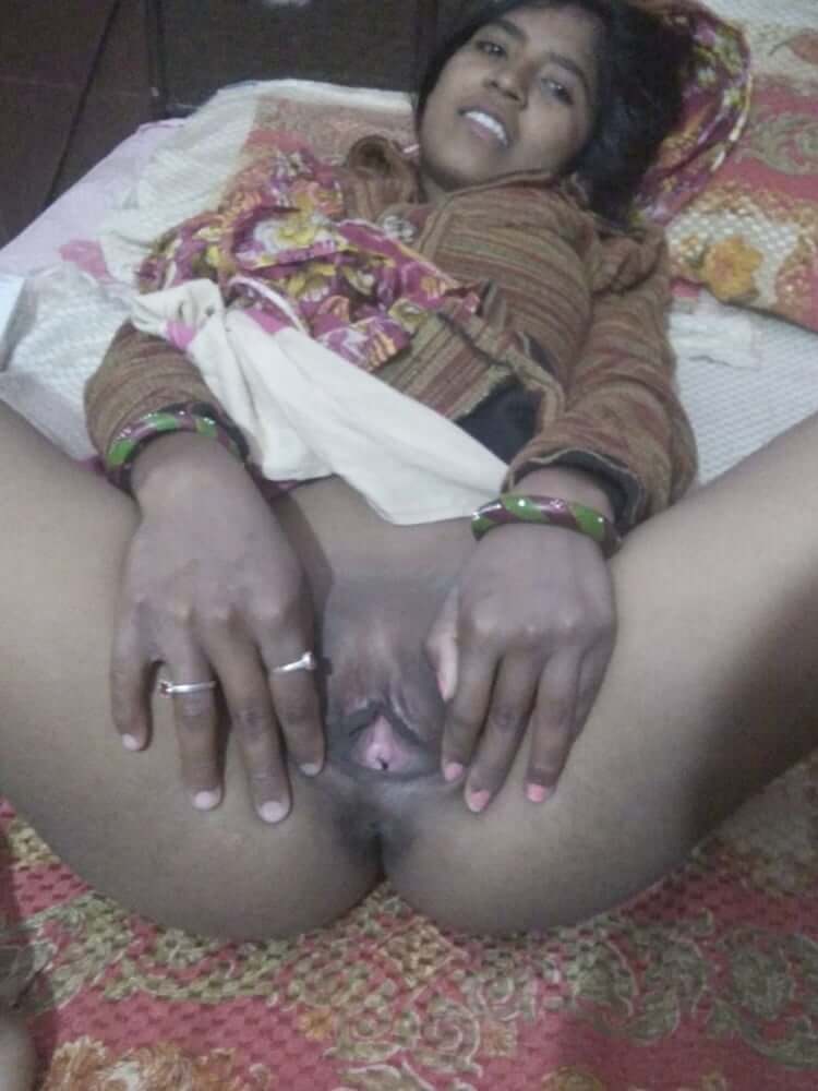 Desi wife nude pics at FSI 2