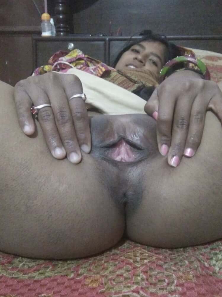 Desi wife nude pics at FSI 3