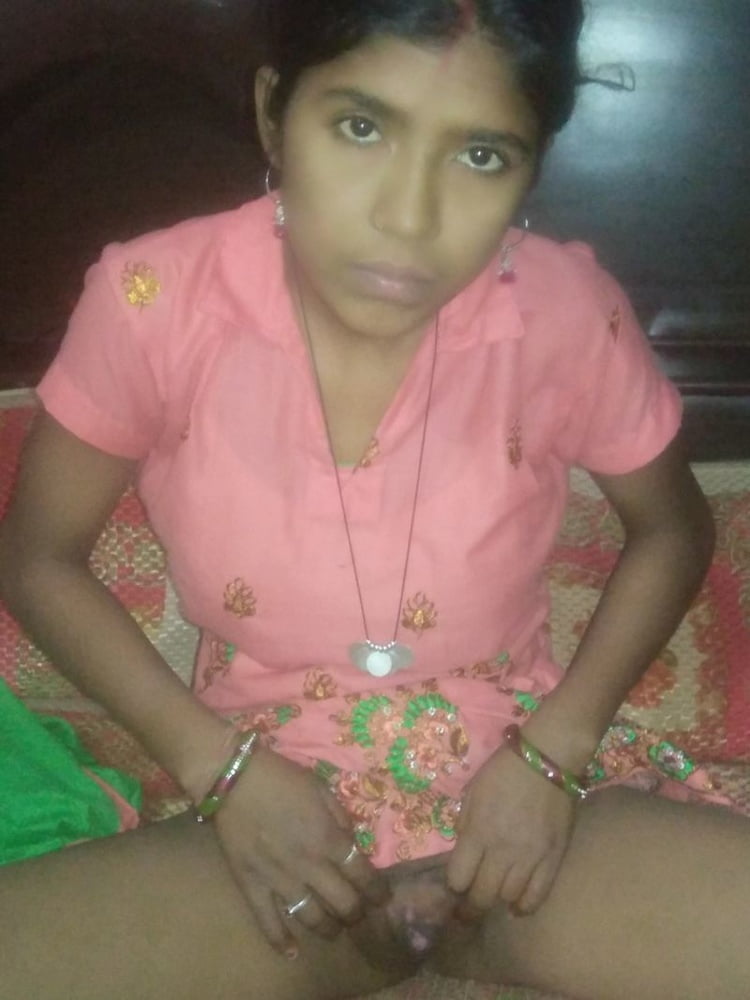 Desi wife nude pics at FSI 4