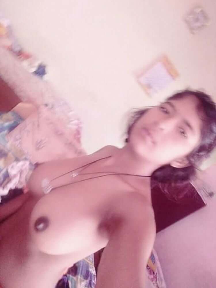 Desi wife nude pics at FSI 7