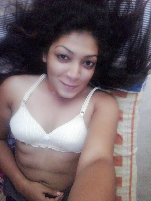 Desi wife showing boobs photos for ex-lover 5