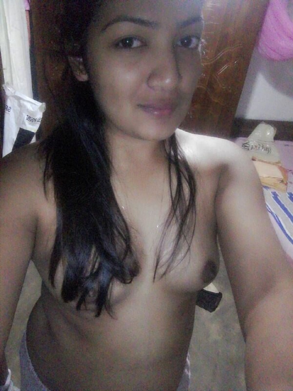 Desi wife showing boobs photos for ex-lover 7