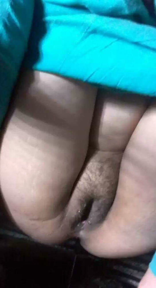 Desi wife showing her big boobs and wet hairy pussy 2
