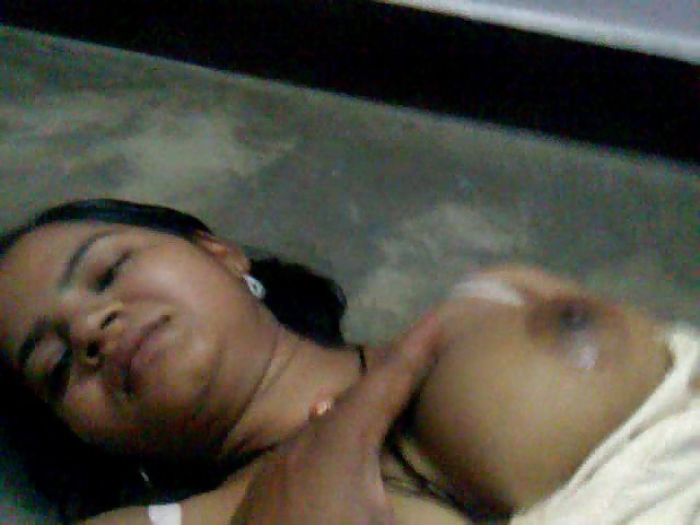 Desi XXX sex pics of a gorgeous Indian girl 1