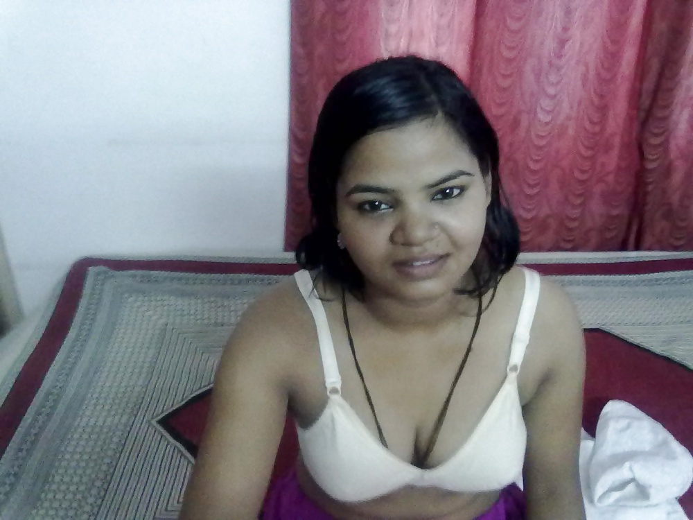 Desi XXX sex pics of a gorgeous Indian girl 2