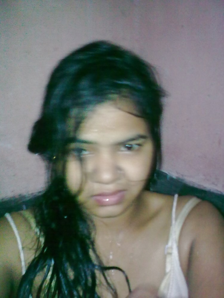 Desi XXX sex pics of a gorgeous Indian girl 3