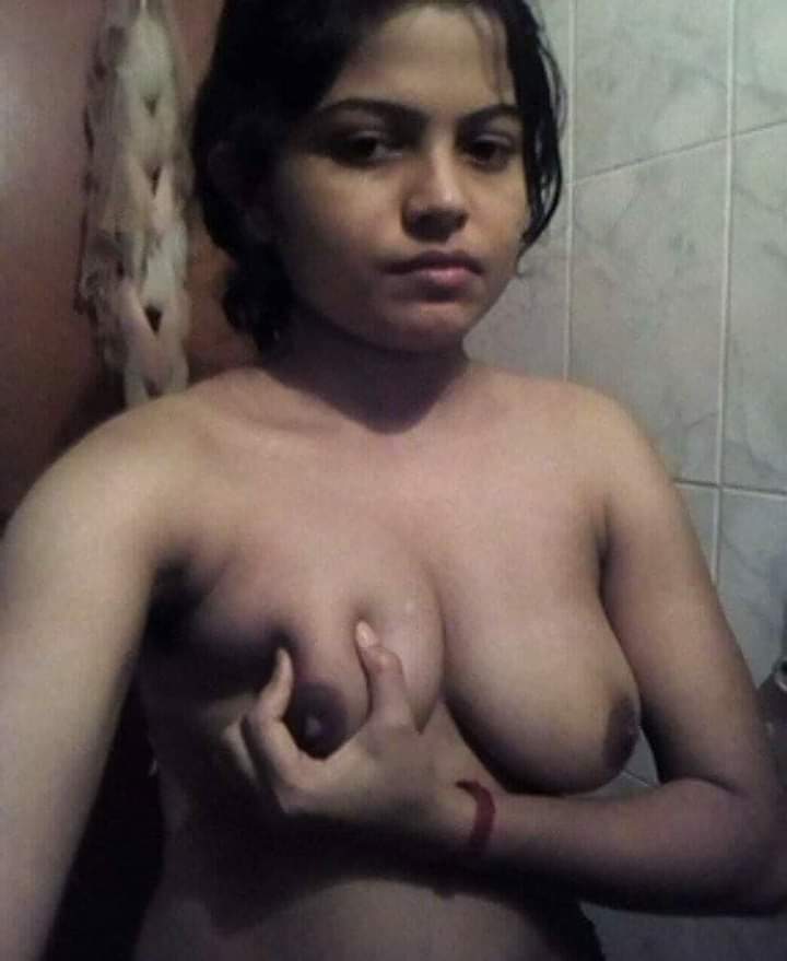 Download for free – sexy Bhabhi nude pics 6