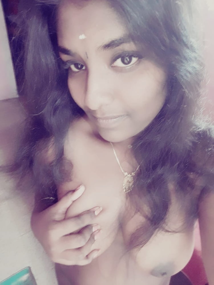Dusky Tamil girl nude selfie pics 3