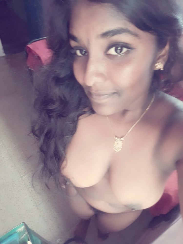 Dusky Tamil girl nude selfie pics 6