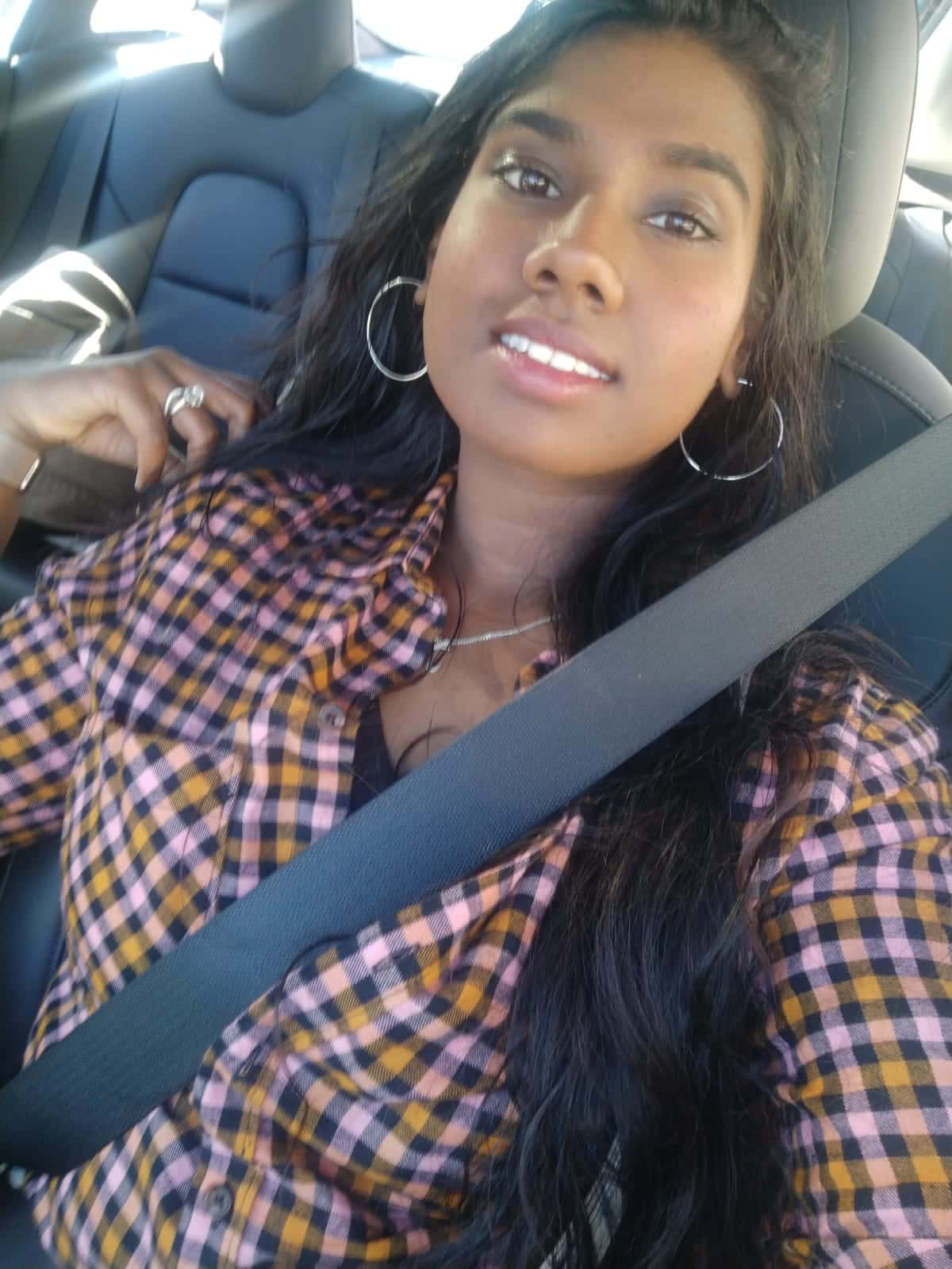 Ebony looking Tamil NRI girl pics 3