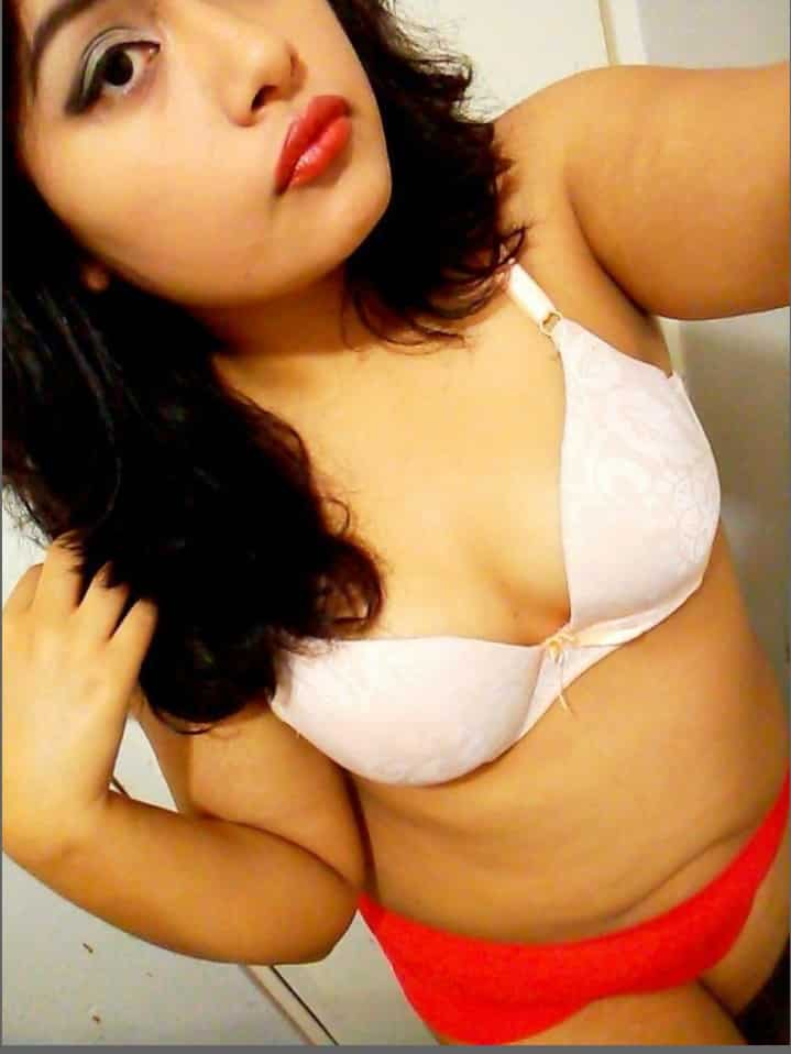 Enjoy shagging your dick on seeing sexy Desi girl pics 4