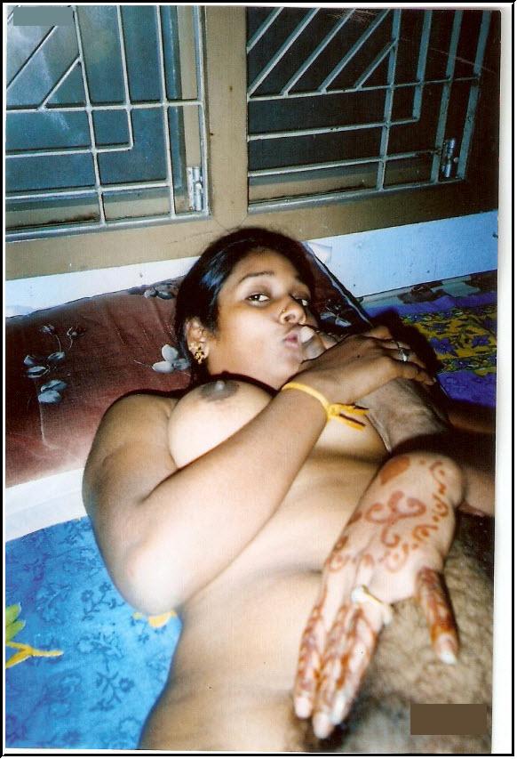 Exclusive gallery of Desi Indian Bhabhi sex photos 6