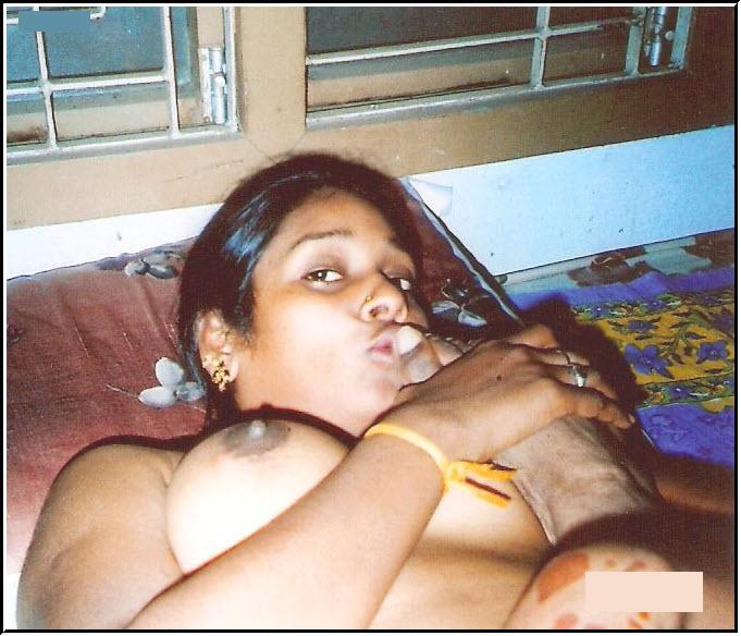 Exclusive gallery of Desi Indian Bhabhi sex photos 7