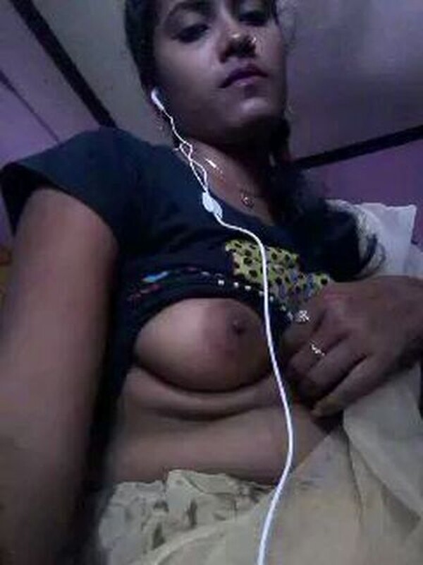Exposing nude photos of sexy girlfriend 1