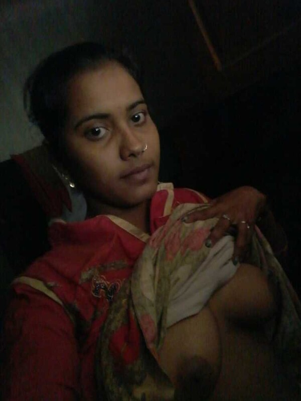 Exposing nude photos of sexy girlfriend 5