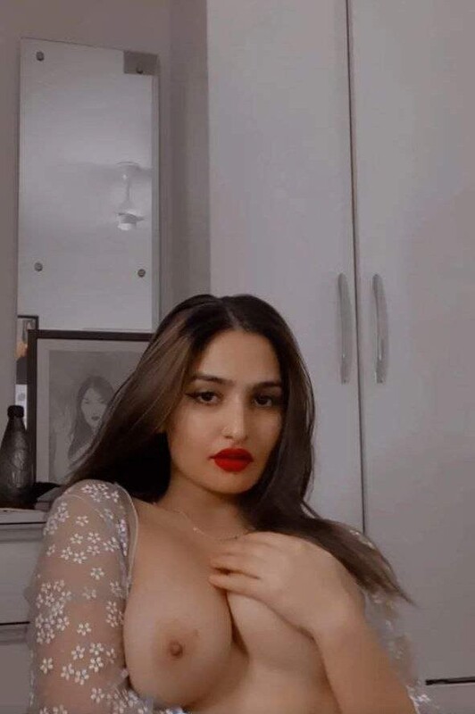 Famous Instagram girl Sassy Poonam nude photos 5