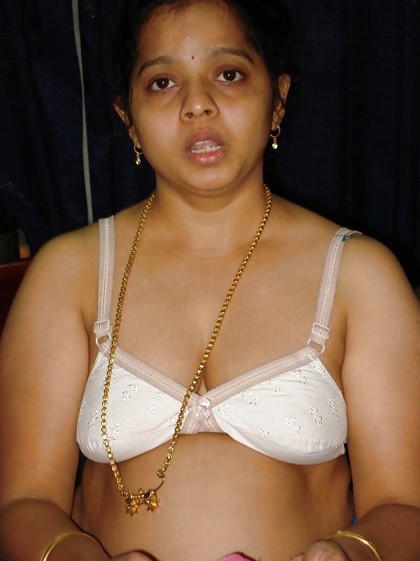 Fat Indian Bhabhi XXX sex pics 1