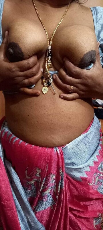 Few naked pics of Tamil homely cheating housewife 2