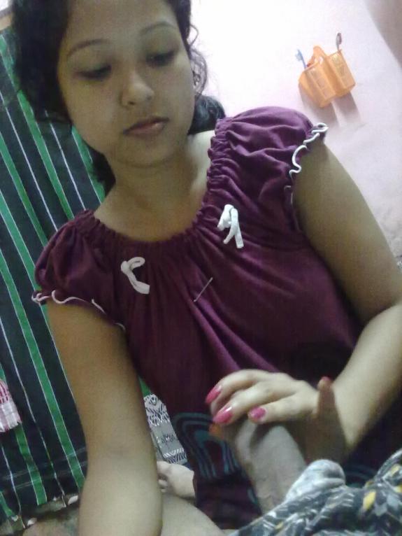 Free sexy pics of a shy bhabhi giving a blowjob to her horny husband 5