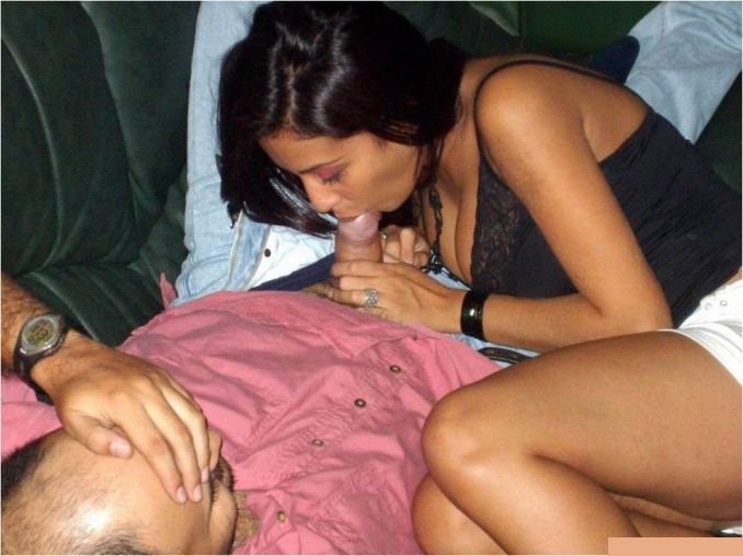 Free sexy pics of beautiful desi girls satisfying their lover with a blowjob 3