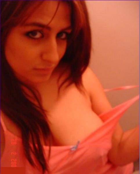 Free sexy pics of hot college girls seducing with their curvy figure 6