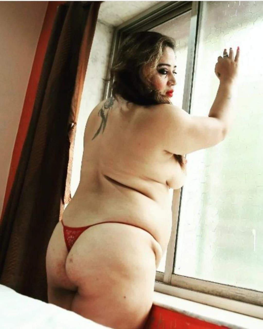 Friend wife nude photos taken in hotel room 1