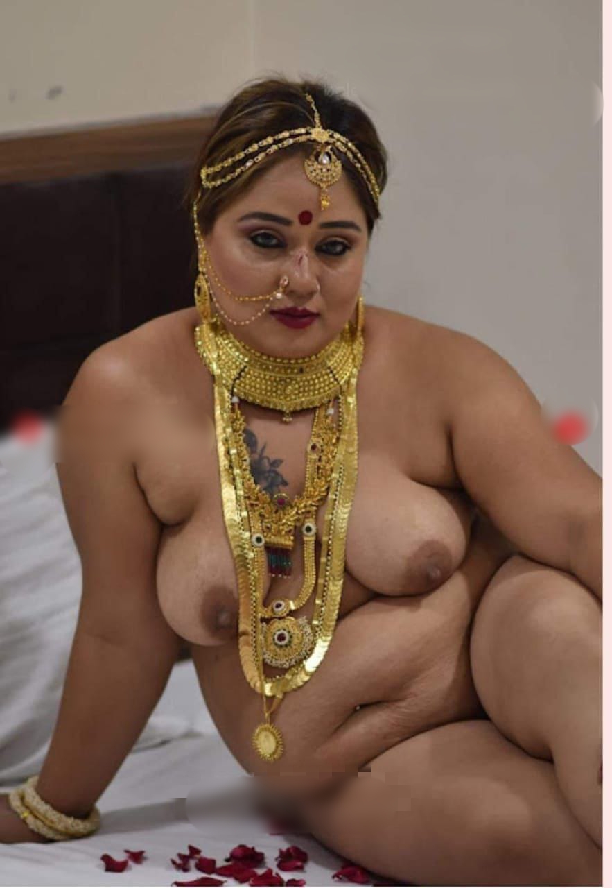 Friend wife nude photos taken in hotel room 2