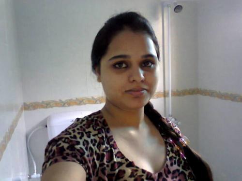Girlfriend from New Delhi showing firm boobs 3