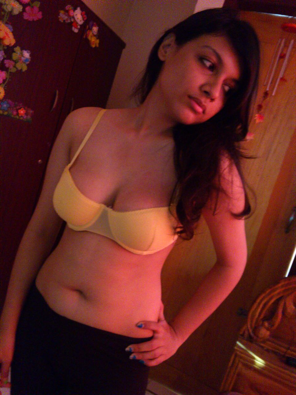 Gorgeous girl nude pics and videos released 7