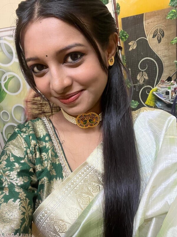 Gorgeous young bhabhi hot topless unseen photos 1