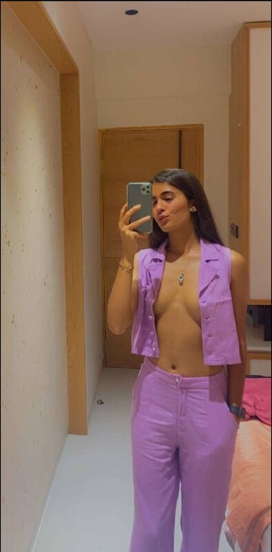 High class Indian girl nipple slip HD photos 1