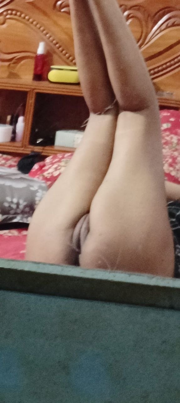 High class Indian wife nude photos exclusive 5