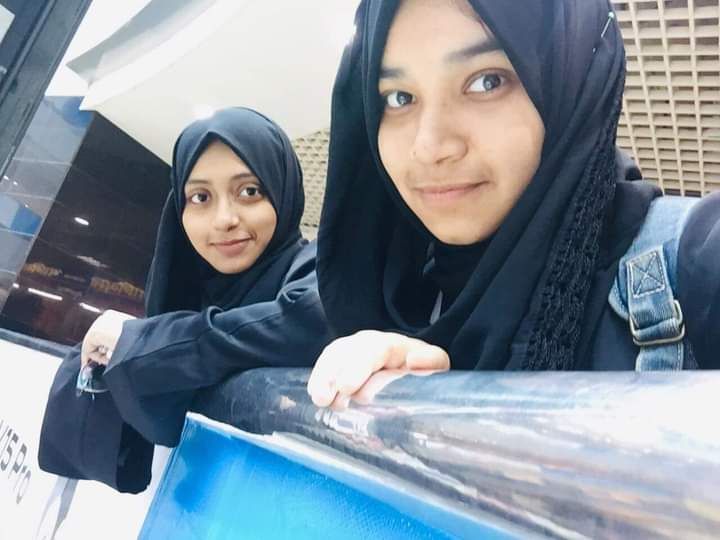 Hijab girl big boobs revealed in selfies 1