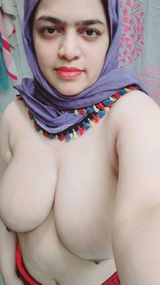 Hijabi milk tanker bhabhi nude unseen pics 5
