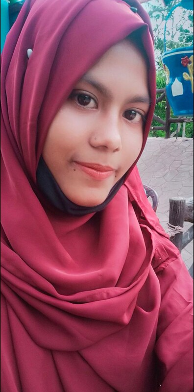 Hijabi Muslim college girl nude selfie photos 6