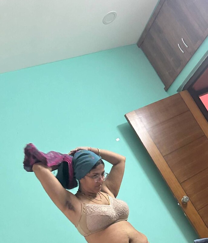Homely MILF nude boobs unseen photos exclusive 5