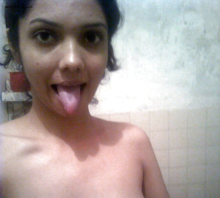 Horny Desi girl nude pics 6