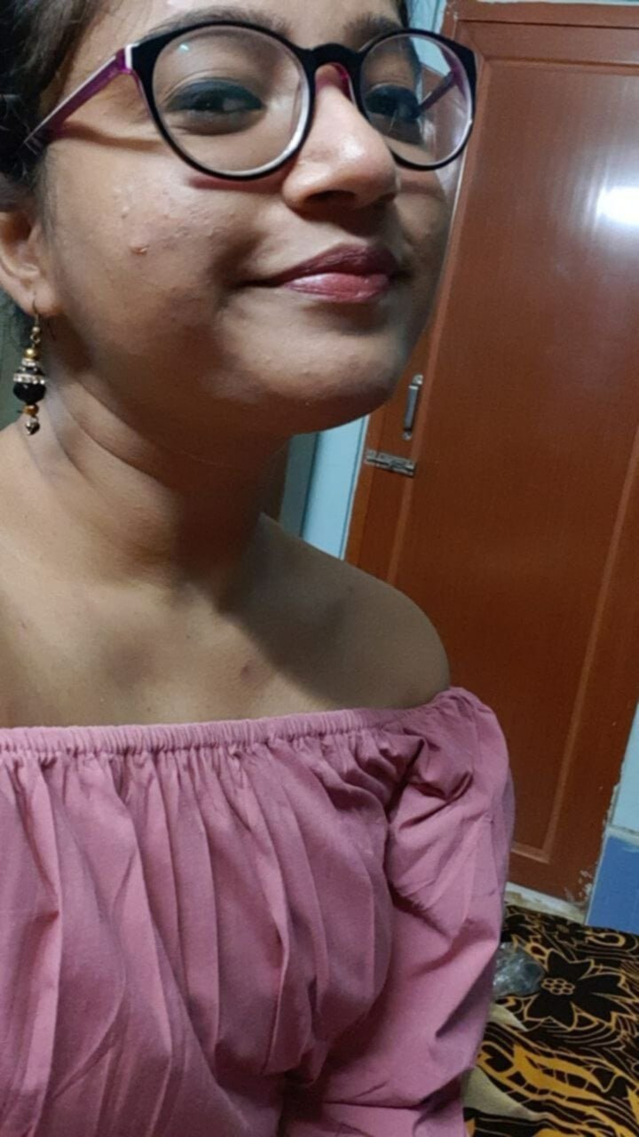 Horny Indian girlfriend self shot naked posing 2