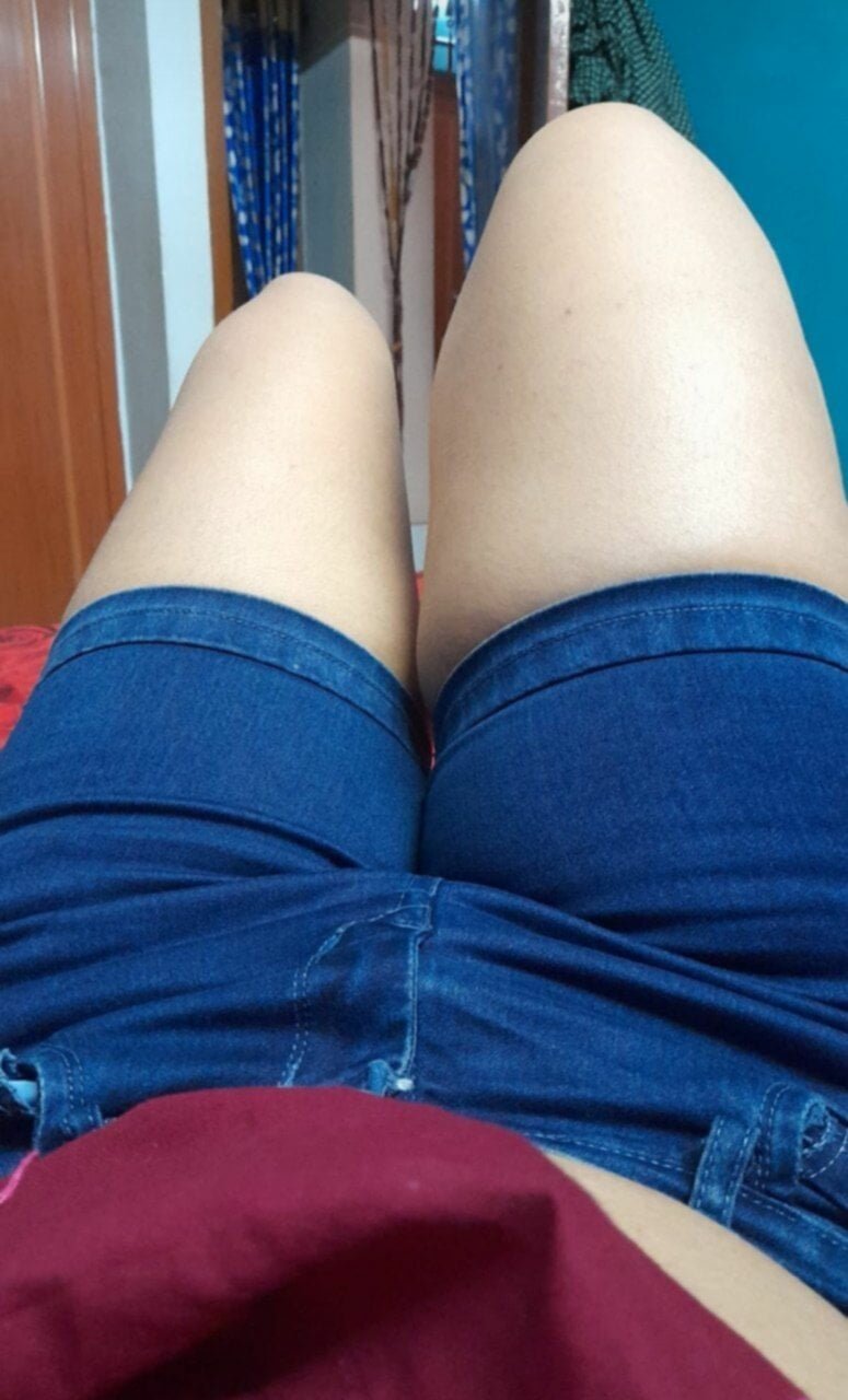 Horny Indian girlfriend self shot naked posing 4