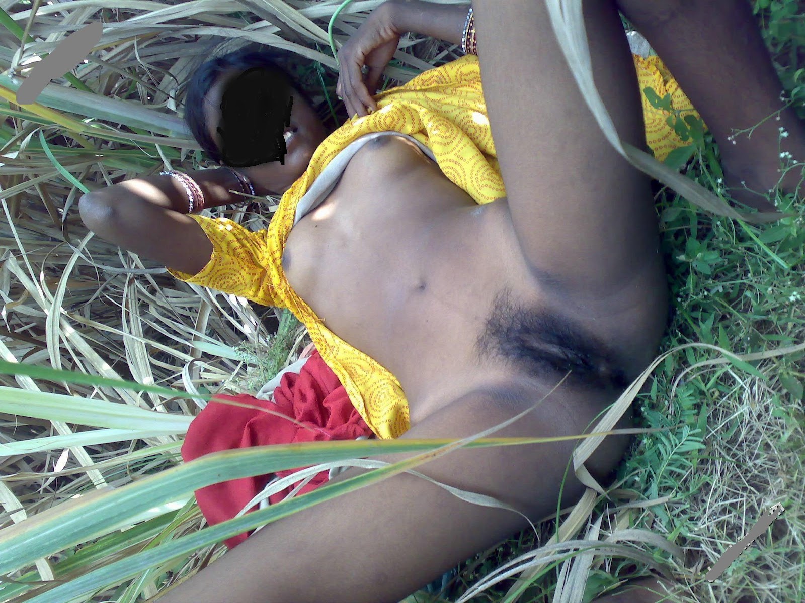 Hot and sexy Village girls glimpse of natural beauty 1