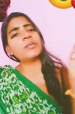 Hot aunty on video call showing private body parts 2