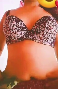 Hot aunty on video call showing private body parts 3